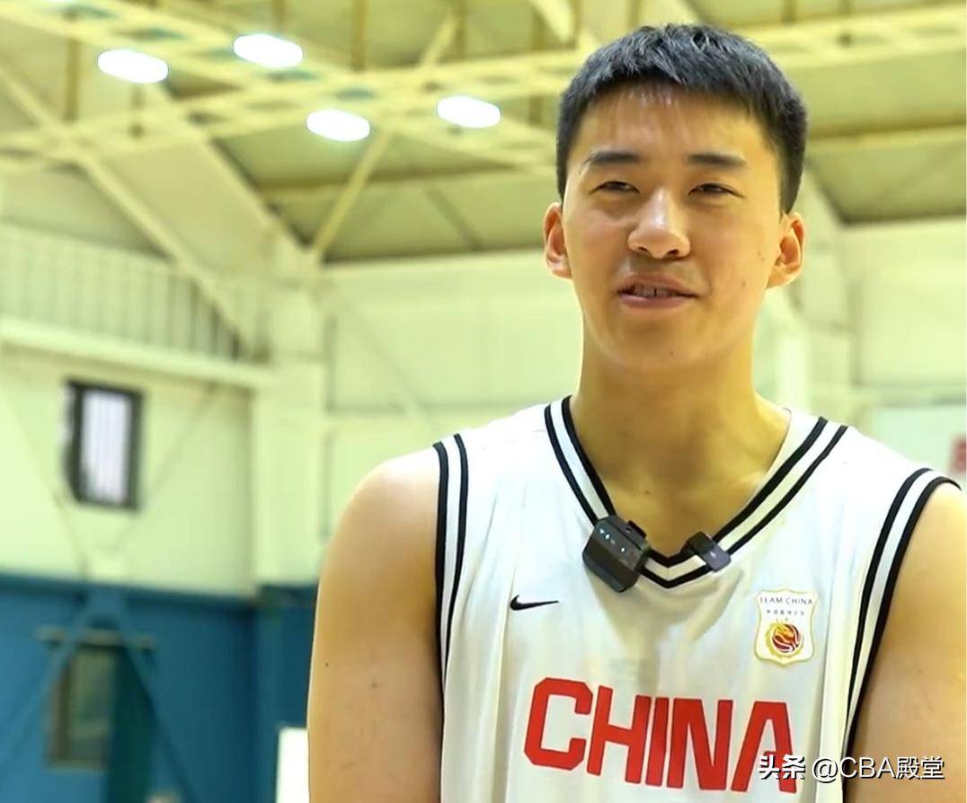 匈牙利弗雷德胜出，教练尽力赞扬球员的简单介绍