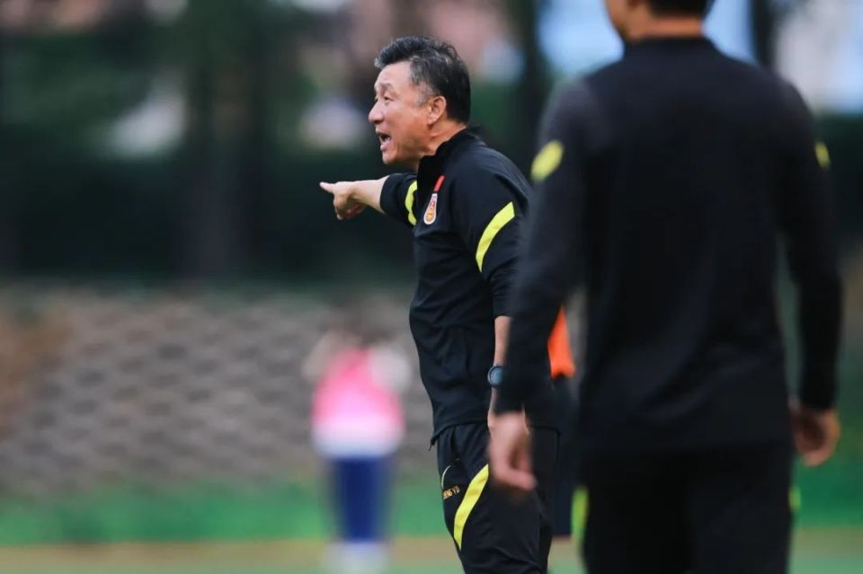 马尔代夫女足选手实力强劲，领跑群雄