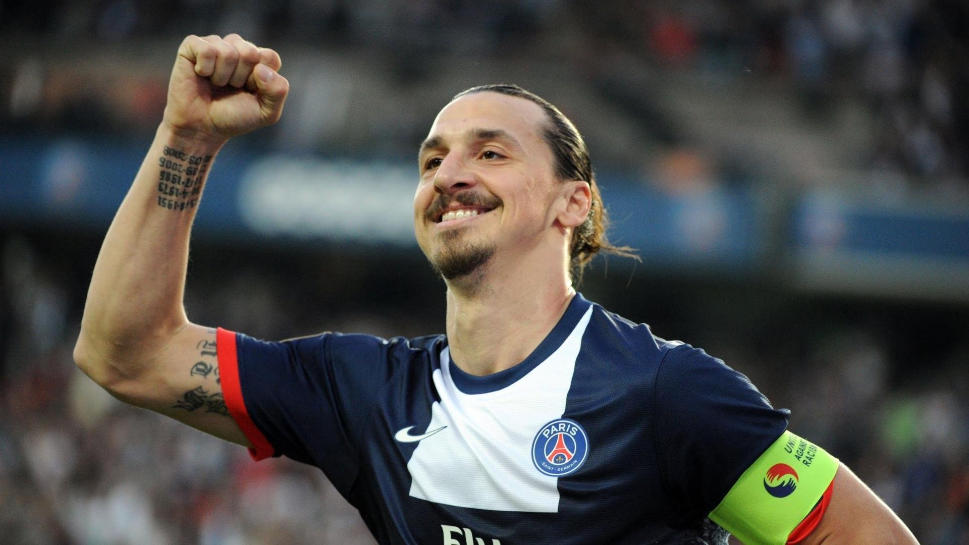 利雅得新月主帅放话：亚运会常规赛必胜曼联，郑钦文冷笑回应